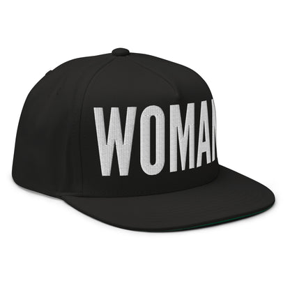 Gorra plana con visera bordada en 3D para mujer